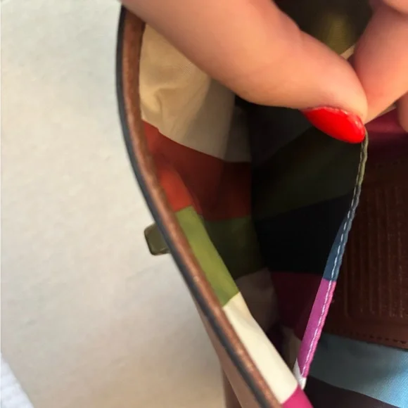 Coach Brown Leather Shoulder Bag with Structured Design - Picture 6 of 9